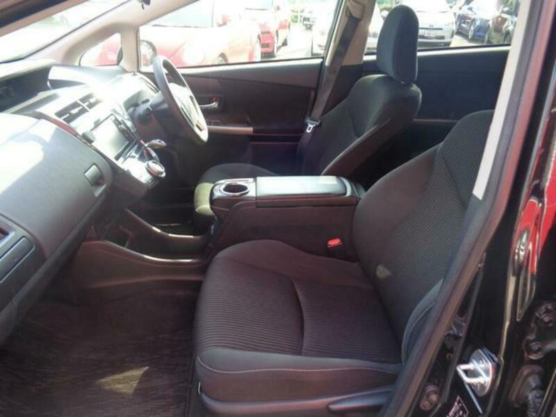 PRIUS ALPHA