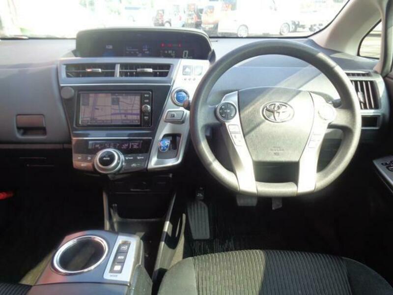 PRIUS ALPHA