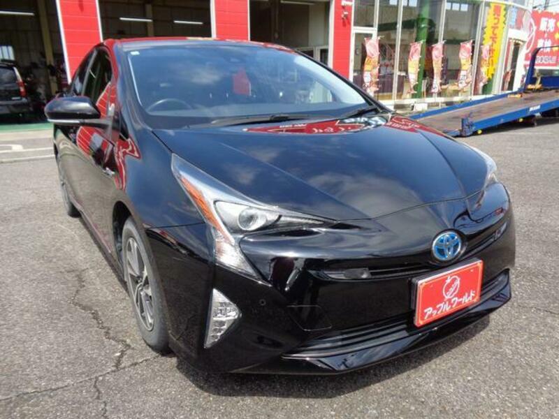 TOYOTA PRIUS