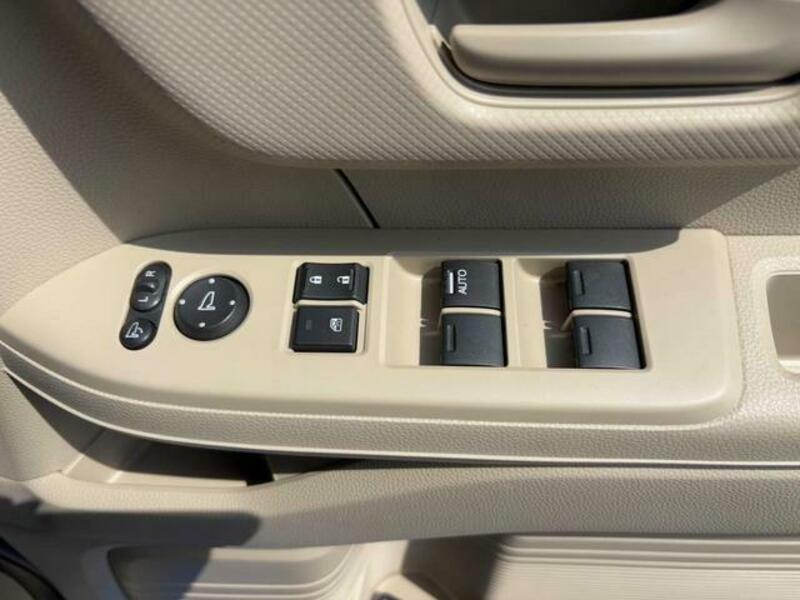 N BOX