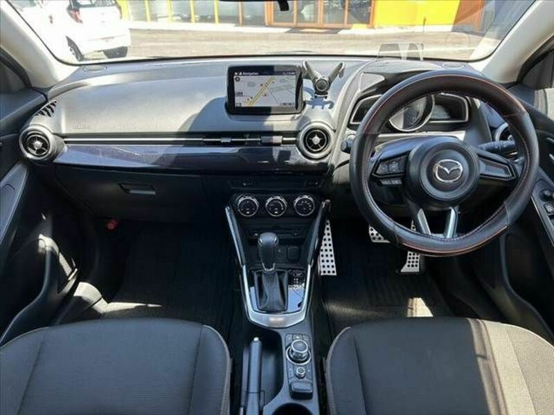 MAZDA2