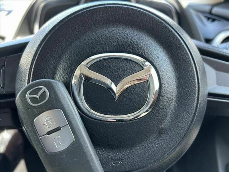MAZDA2