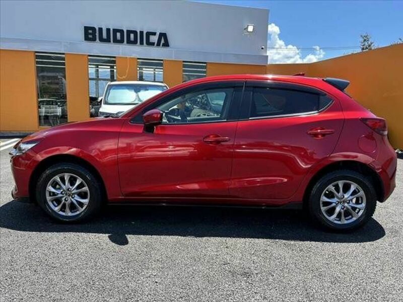 MAZDA2