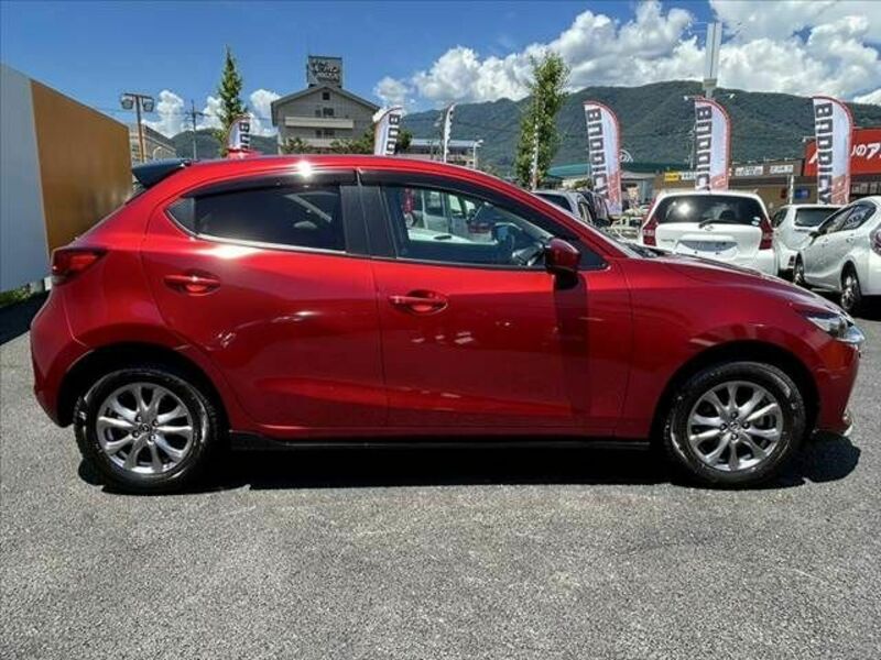 MAZDA2