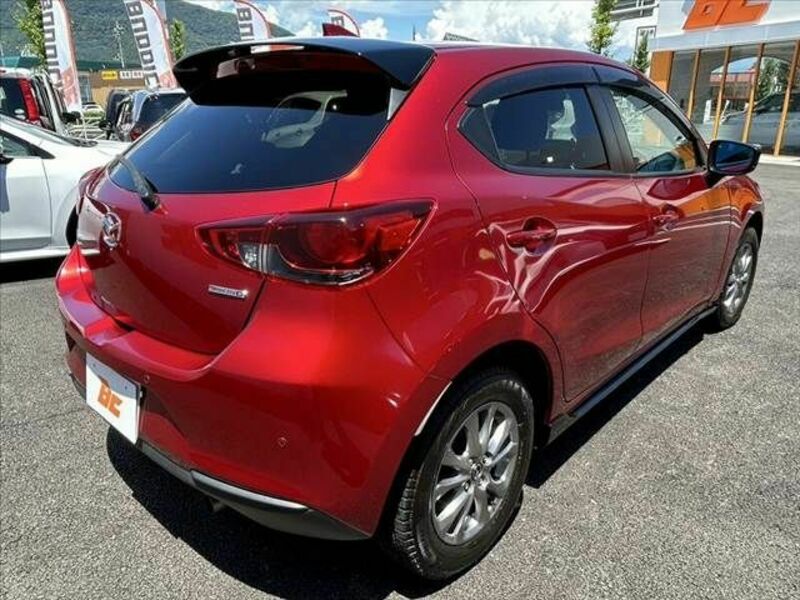 MAZDA2