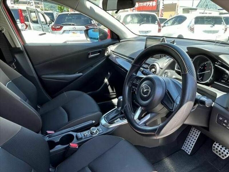 MAZDA2