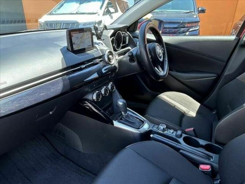 MAZDA2