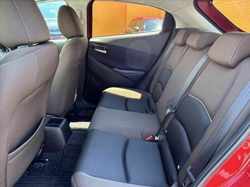 MAZDA2