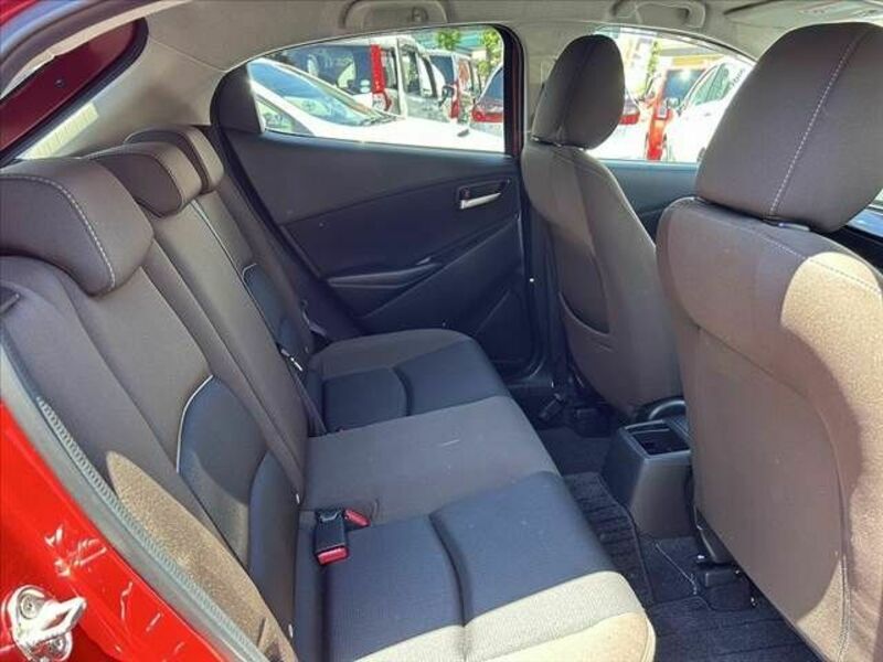 MAZDA2