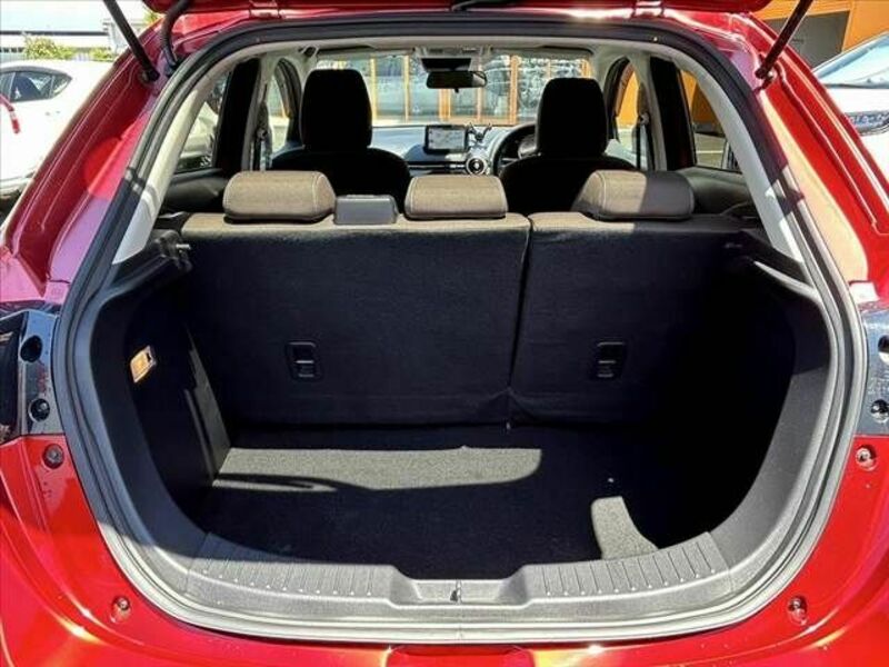 MAZDA2