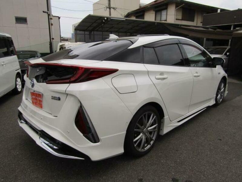 PRIUS PHV