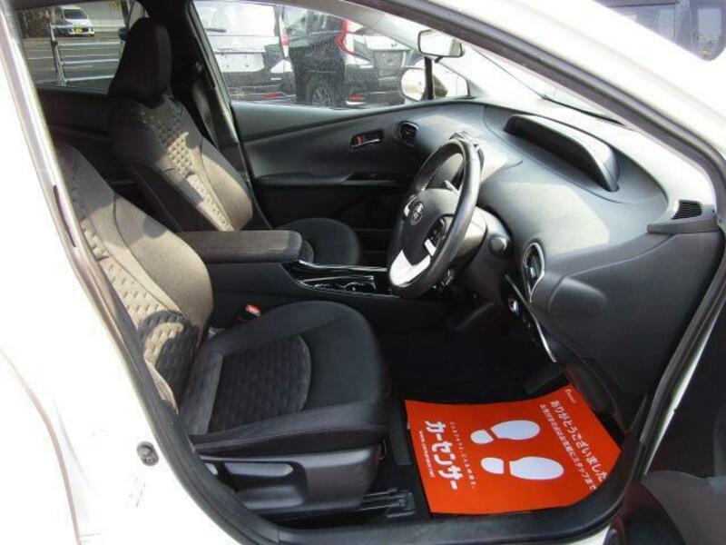 PRIUS PHV