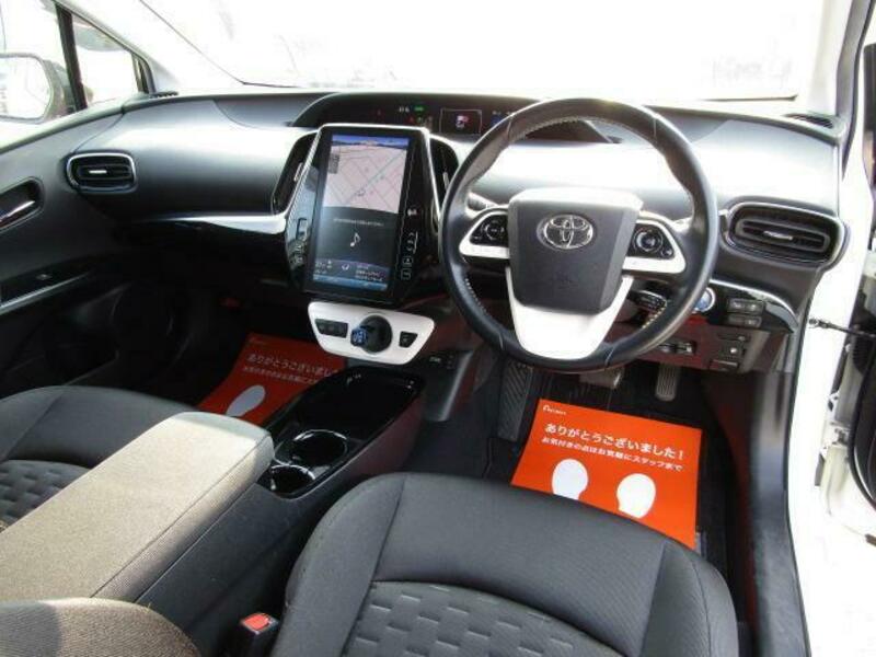 PRIUS PHV