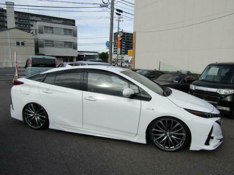 PRIUS PHV