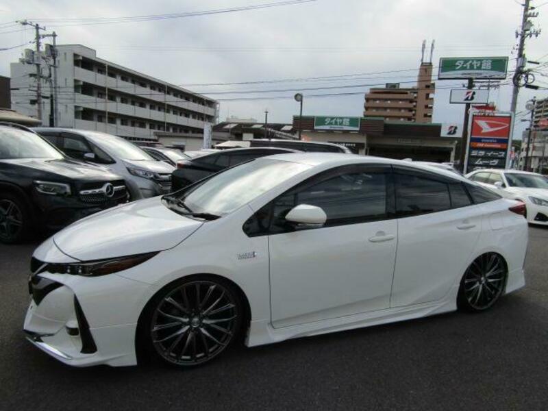 PRIUS PHV