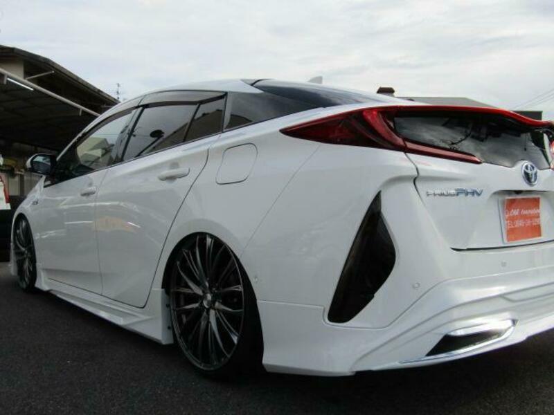 PRIUS PHV