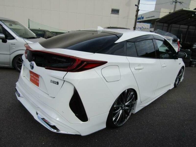 PRIUS PHV