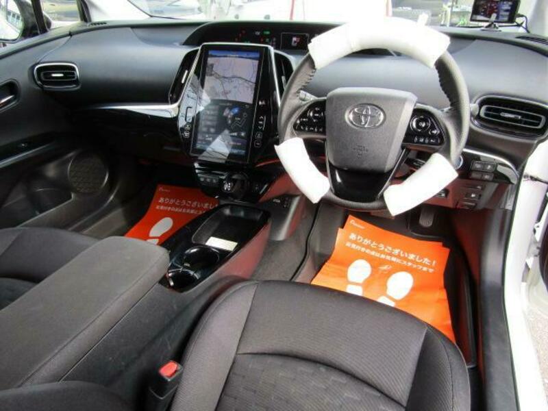 PRIUS PHV