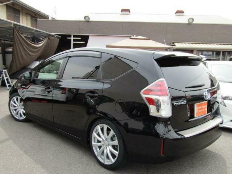 PRIUS ALPHA
