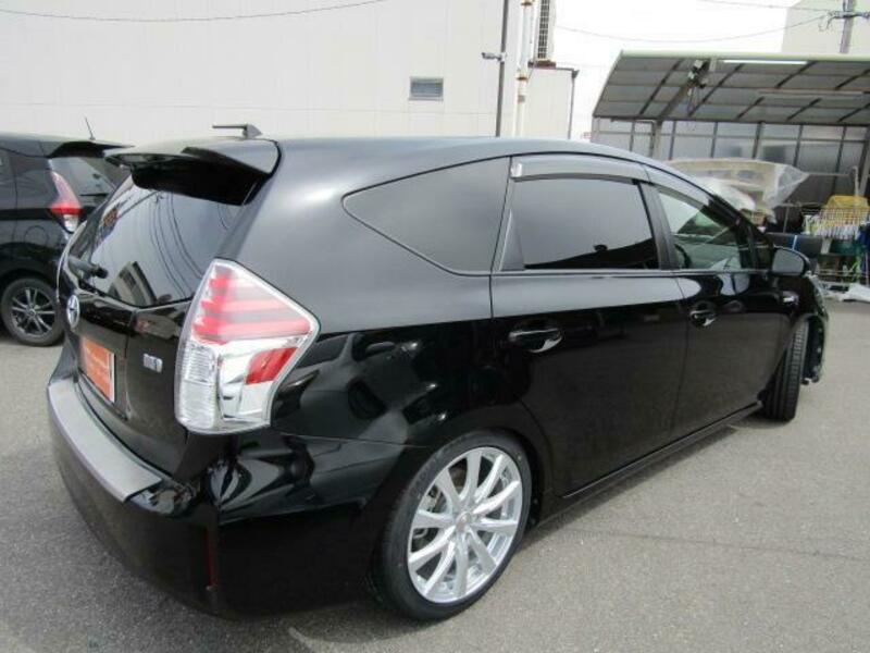 PRIUS ALPHA