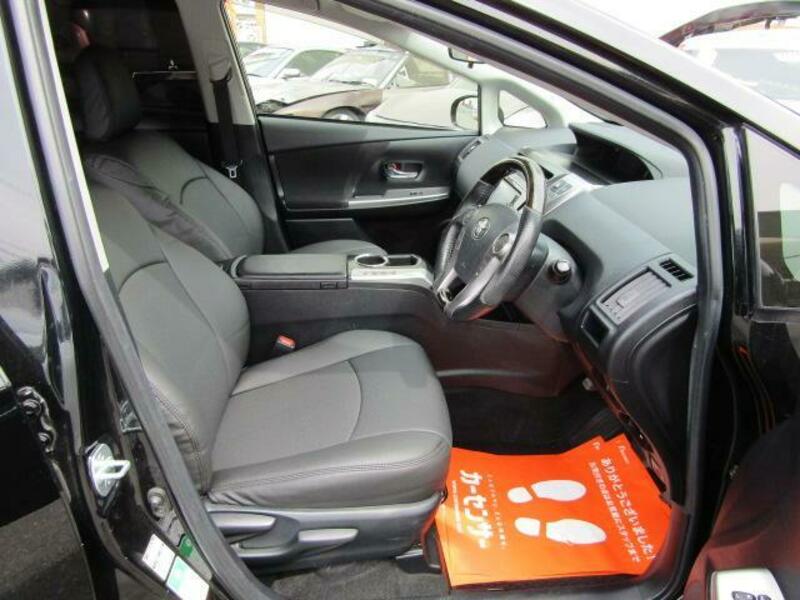 PRIUS ALPHA