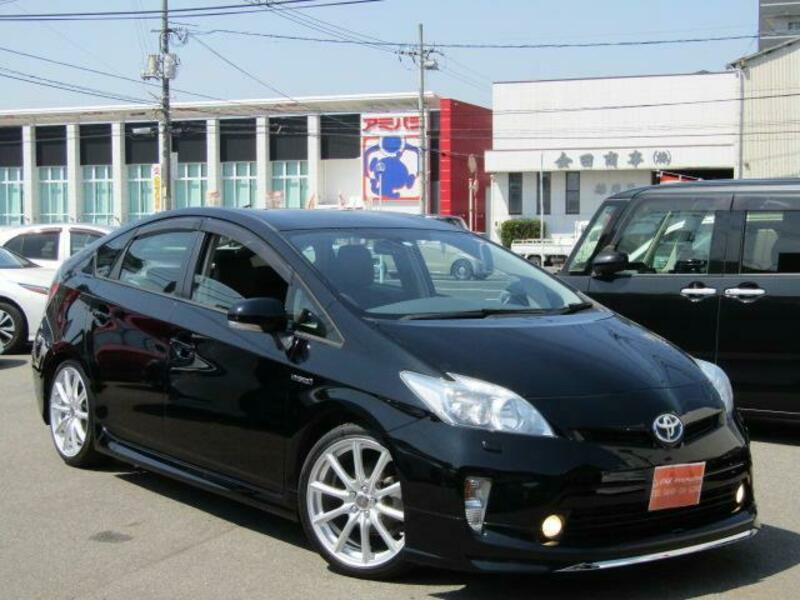 TOYOTA PRIUS