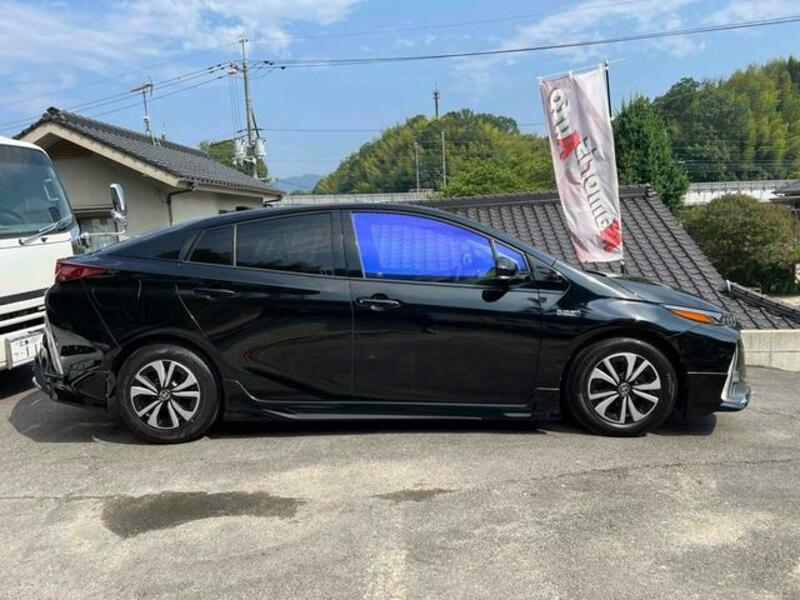 PRIUS PHV
