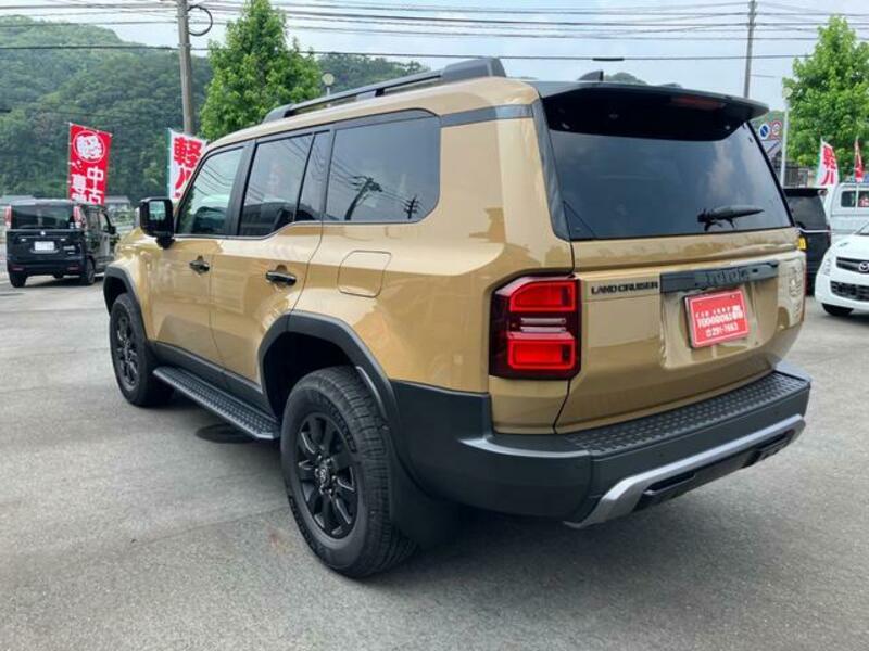 LAND CRUISER 250