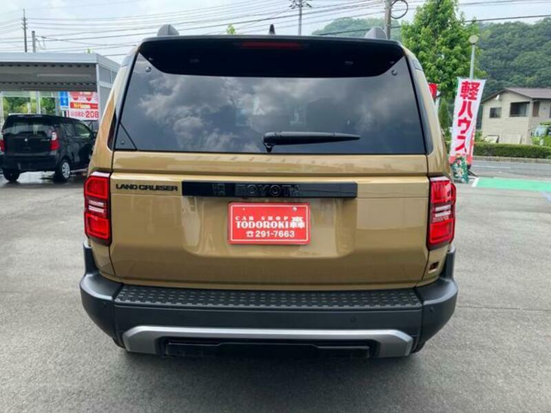 LAND CRUISER 250