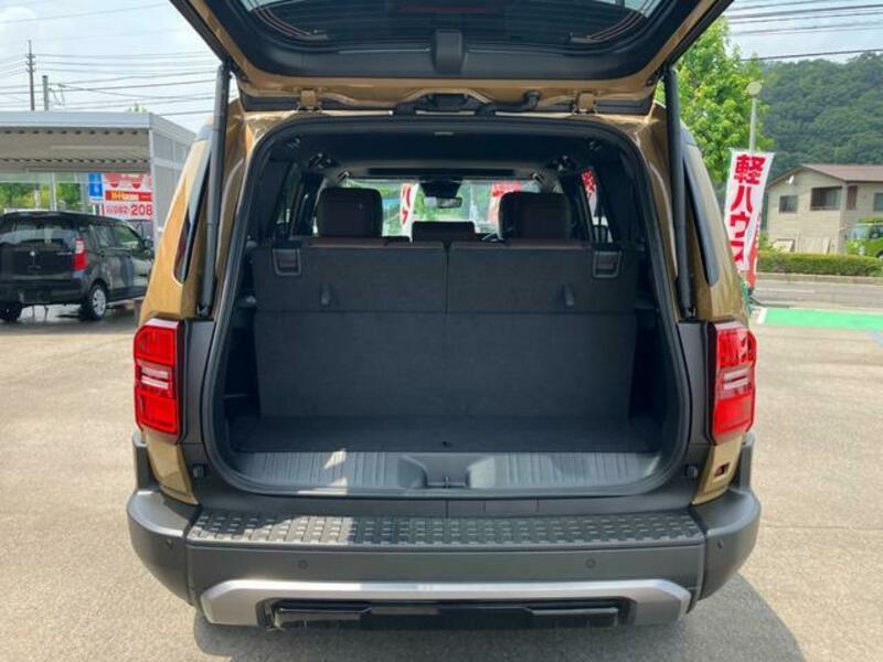 LAND CRUISER 250