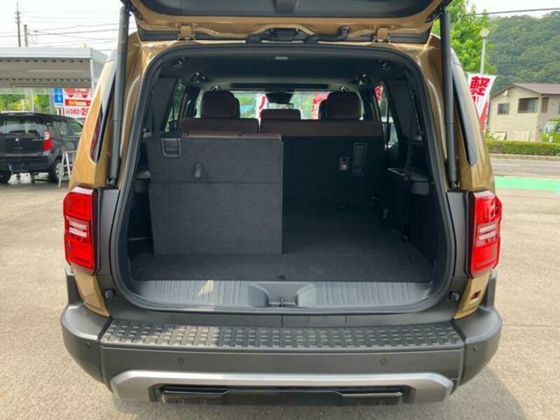 LAND CRUISER 250