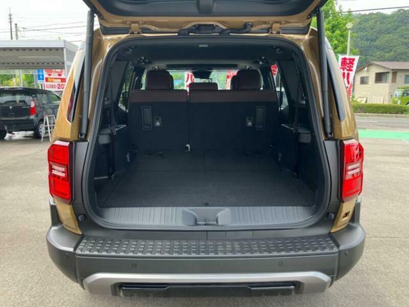LAND CRUISER 250