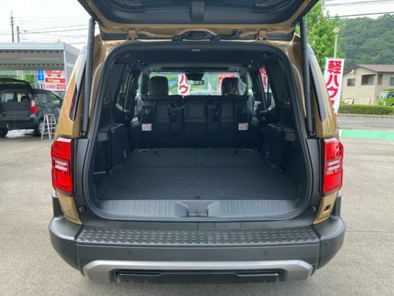 LAND CRUISER 250