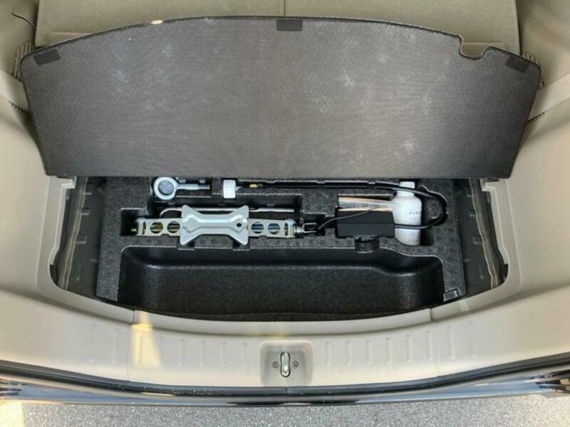 N BOX