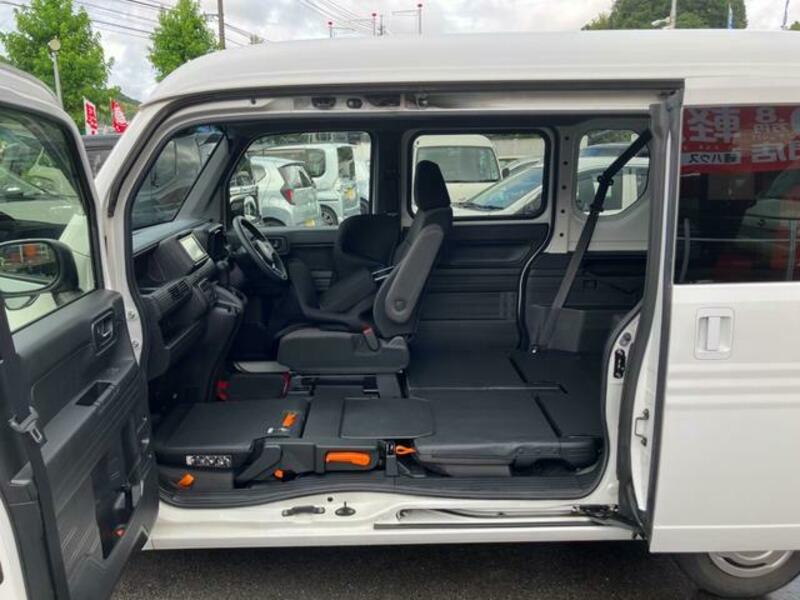 N-VAN