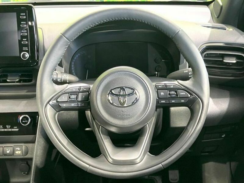YARIS CROSS