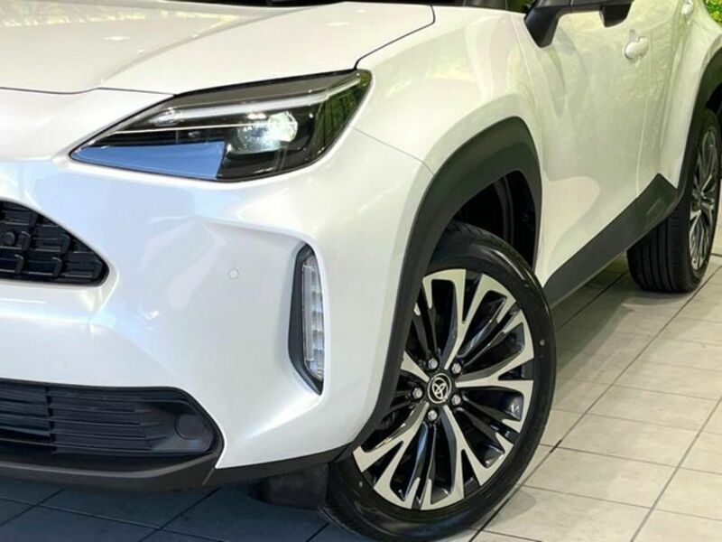 YARIS CROSS