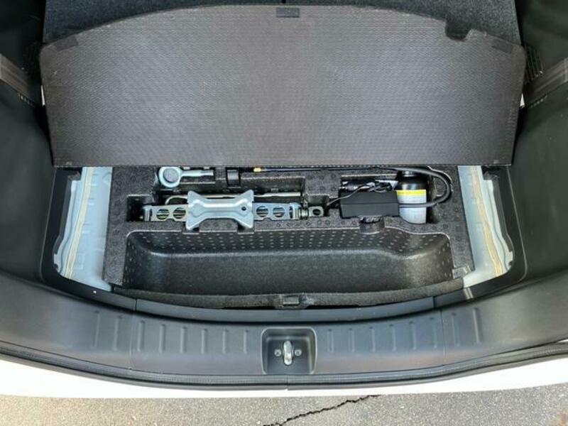 N BOX