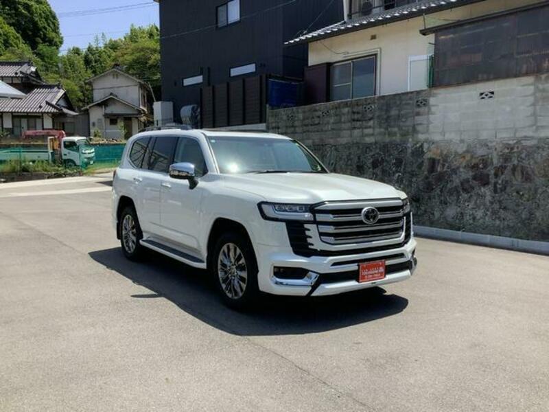 LAND CRUISER