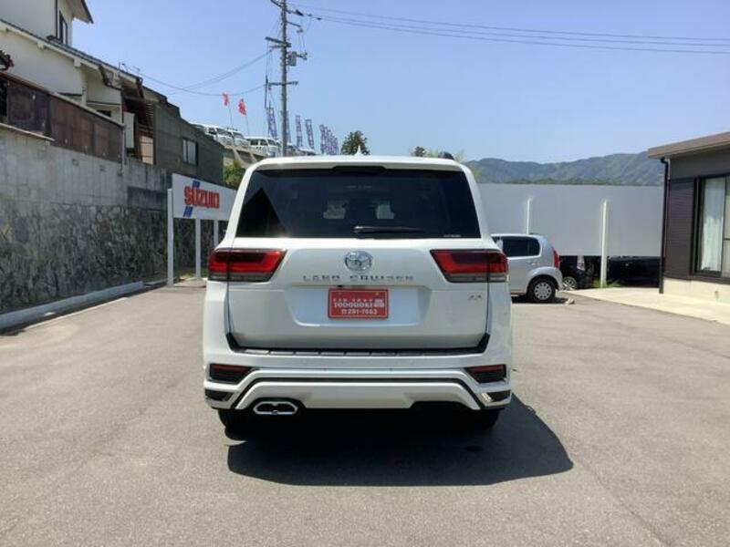 LAND CRUISER