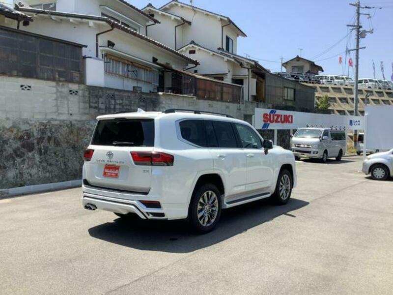 LAND CRUISER