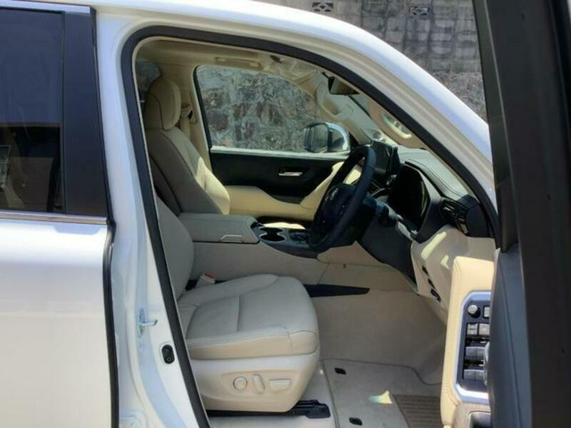 LAND CRUISER