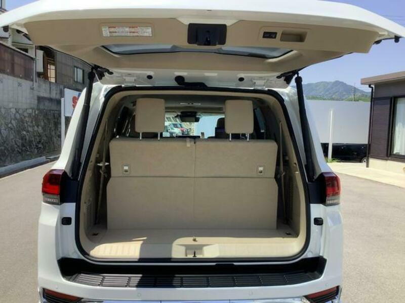 LAND CRUISER