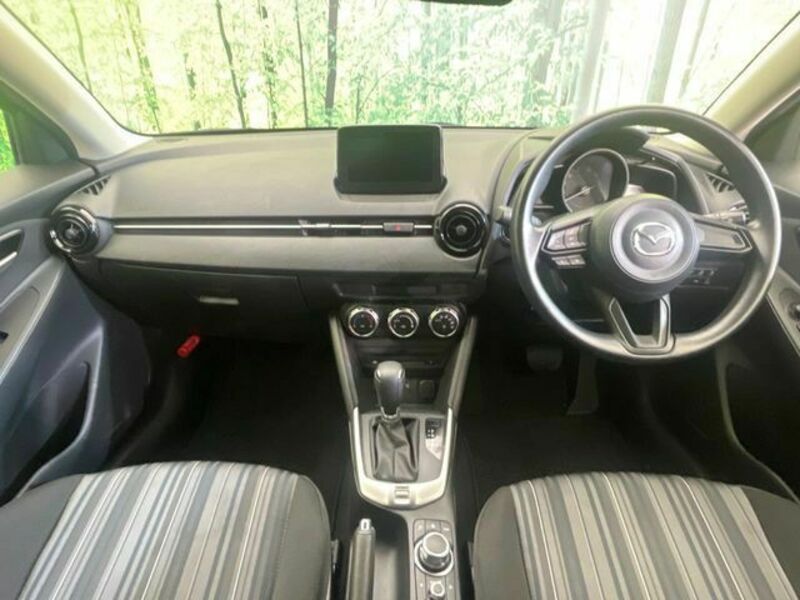 MAZDA2
