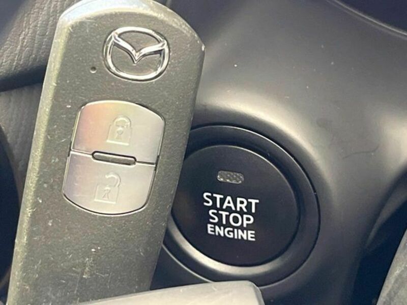 MAZDA2