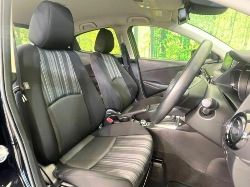 MAZDA2