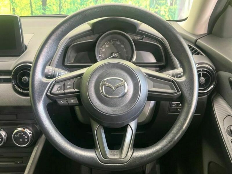 MAZDA2