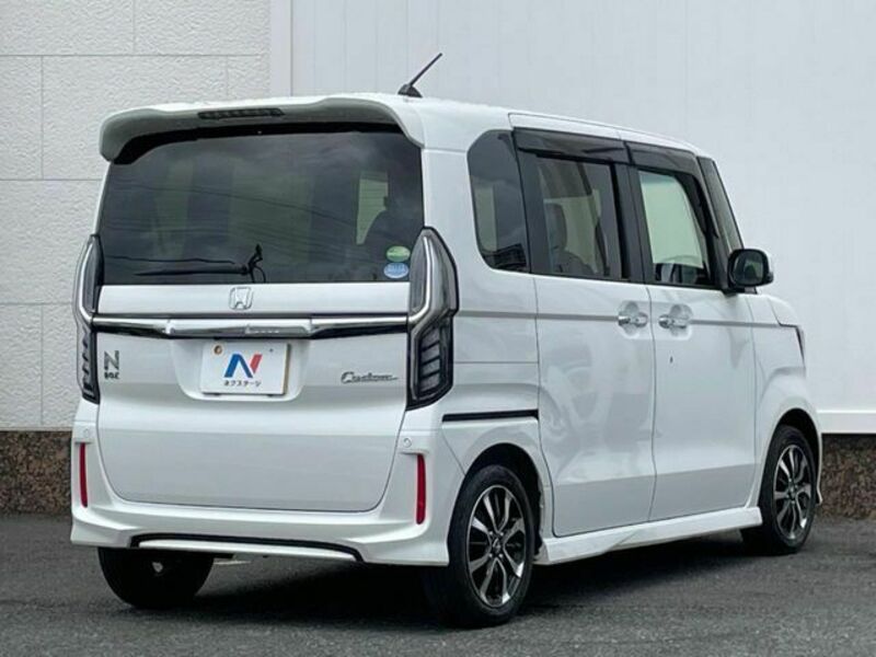 N BOX CUSTOM