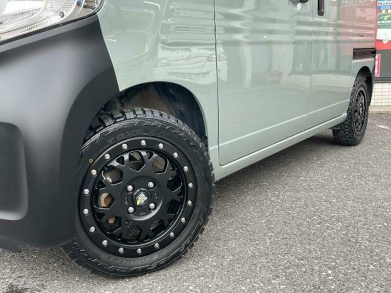N-VAN