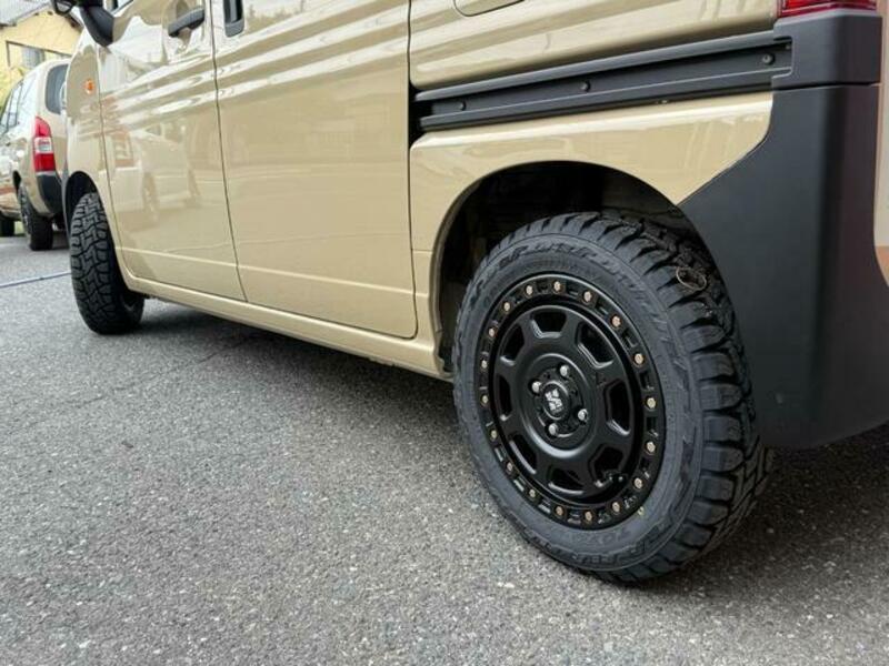 N-VAN